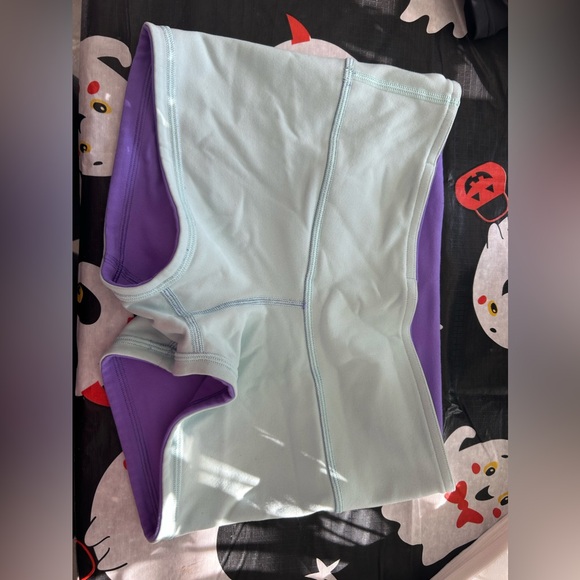 Lululemon reversible shorts size 6 - Picture 1 of 5